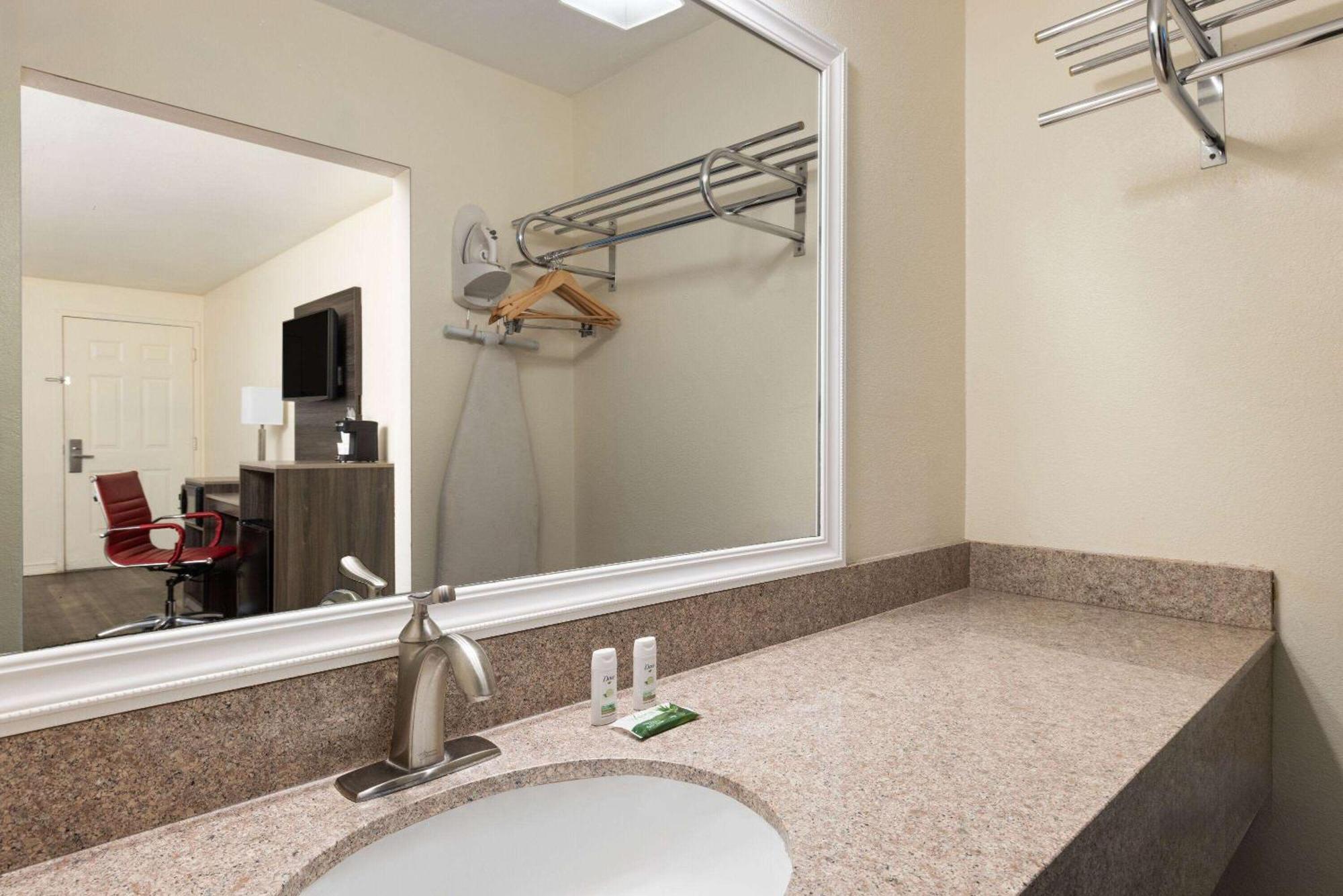 Ramada By Wyndham 4* Kingman